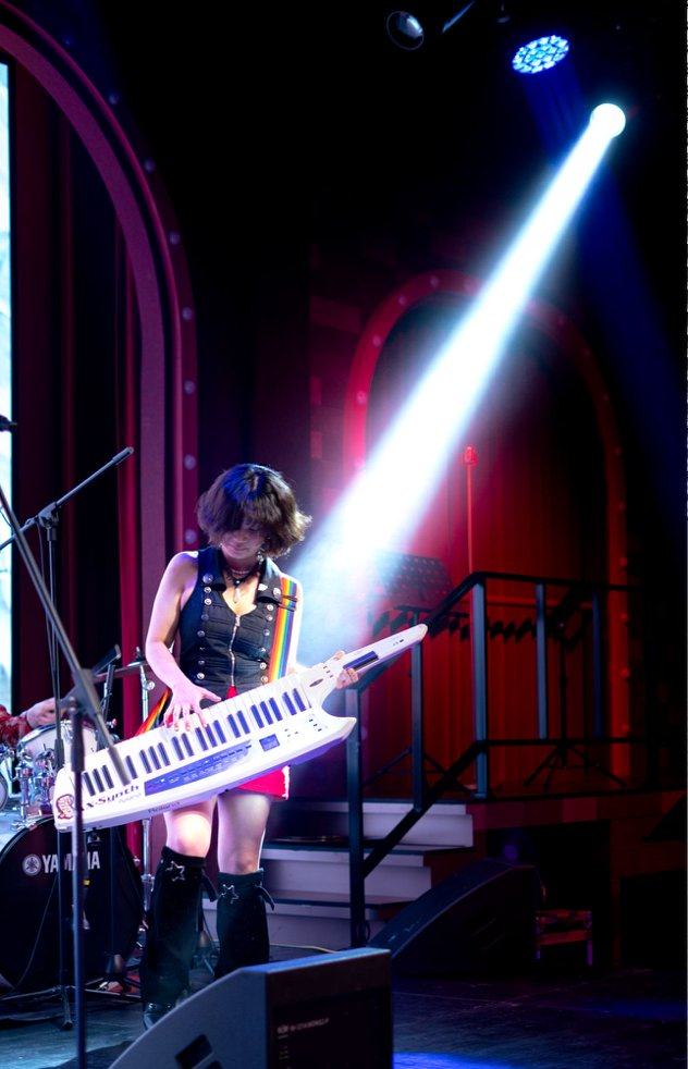 Jen's Curfew EP Release at The Pearl ： Neon Rain Music Video
