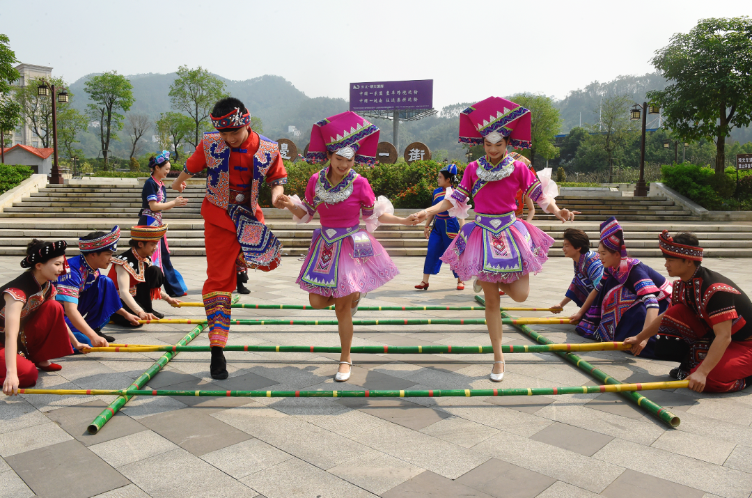 当前位置:>首页>新闻中心>政务要闻>竹竿舞68686868在友谊关