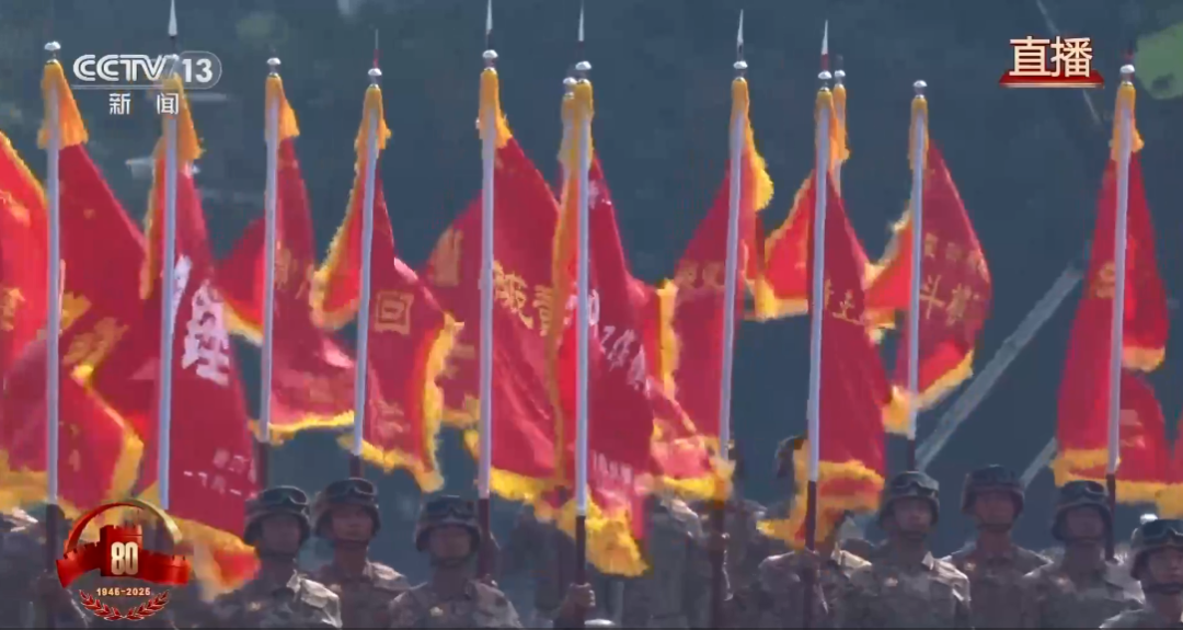 英姿飒爽！女民兵方队亮相阅兵现场