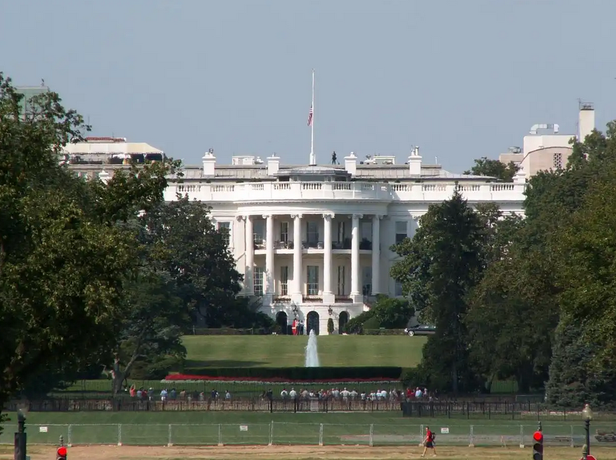 美国校园枪击案：父母教孩子装死