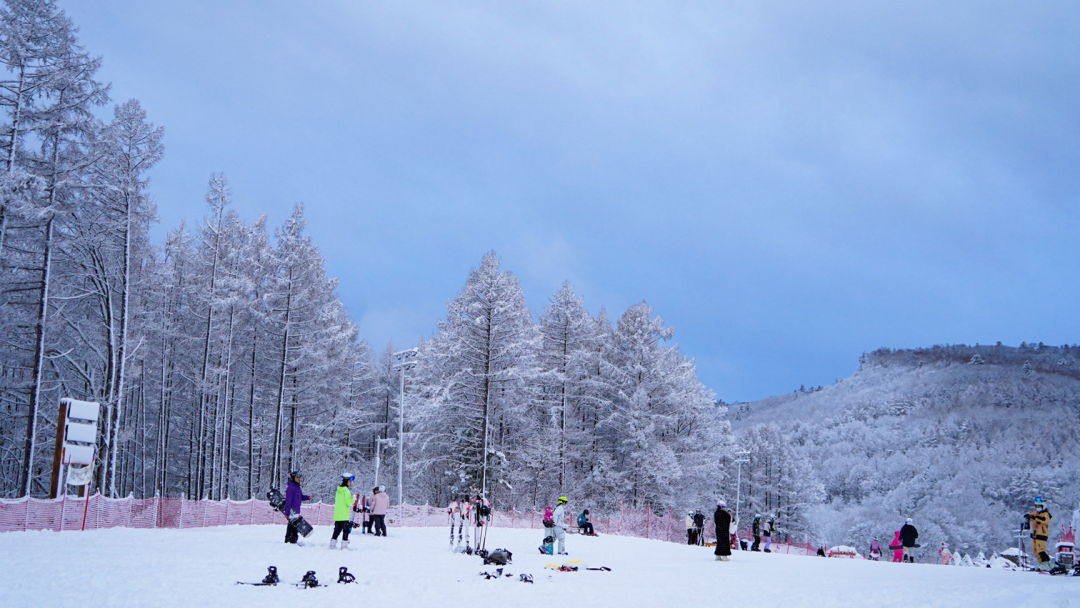 长白山华美胜地雪季预售899元起2晚含滑雪温泉漂流