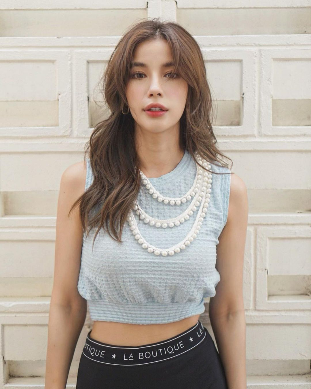 泰星vill,生于1989年,是泰国当红女星,主演过很多为人熟知的大热剧