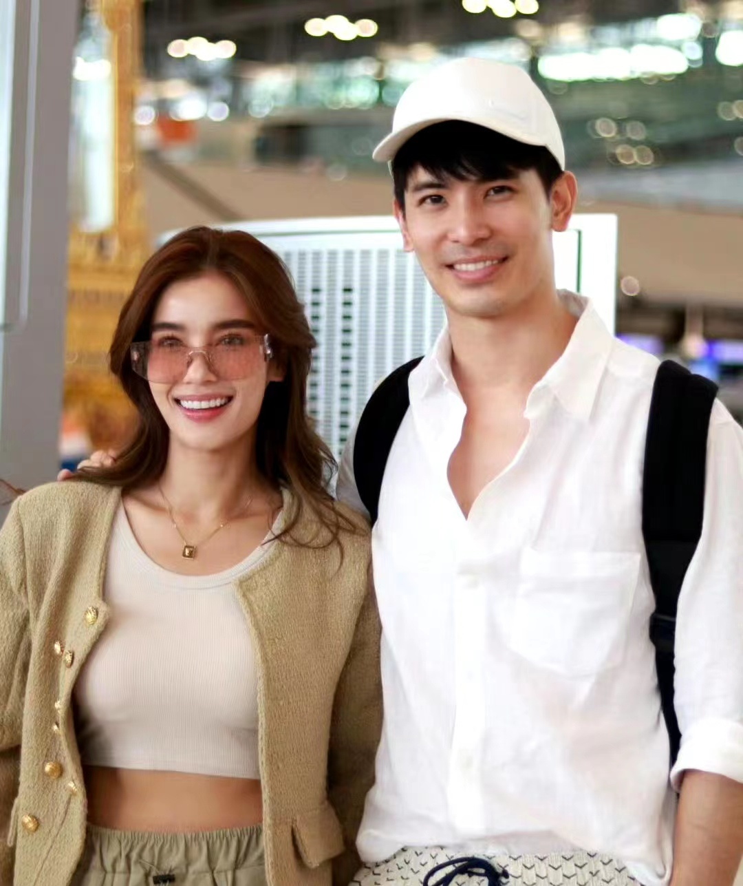 经典荧幕情侣son和vill晒合照尹浩宇被调侃是电灯泡