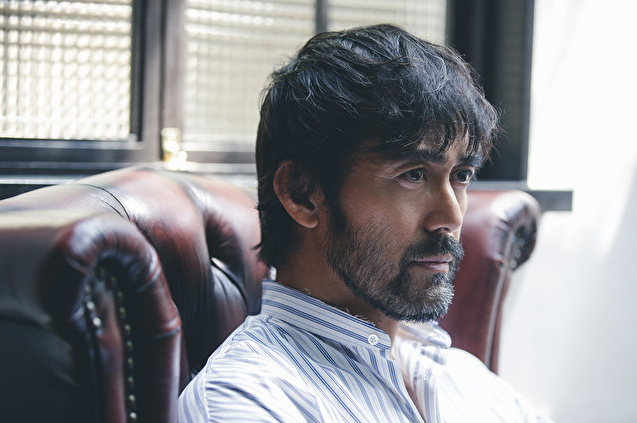 阿部宽的脸,经常被认为不像纯种的日本人,在剧中主人公看到他的第一眼