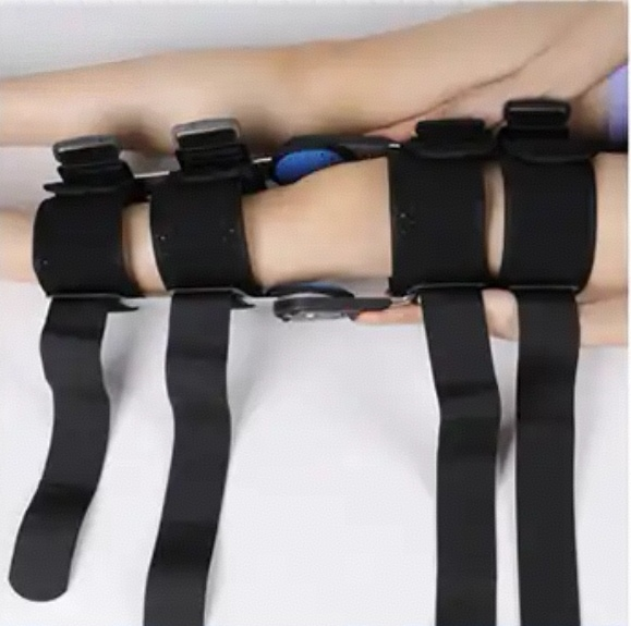 可调膝关节支具怎么用【科室风采】膝关节支具使用指南：从正确佩戴到智能康复—— 选对、戴好、勤维护，让康复事半功倍_https://www.jmylbn.com_新闻资讯_第5张