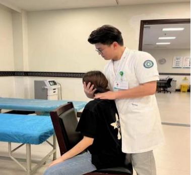 重医附属璧山医院脊养中心：中西结合，技术引领康养新风尚