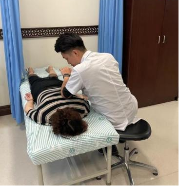 重医附属璧山医院脊养中心：中西结合，技术引领康养新风尚