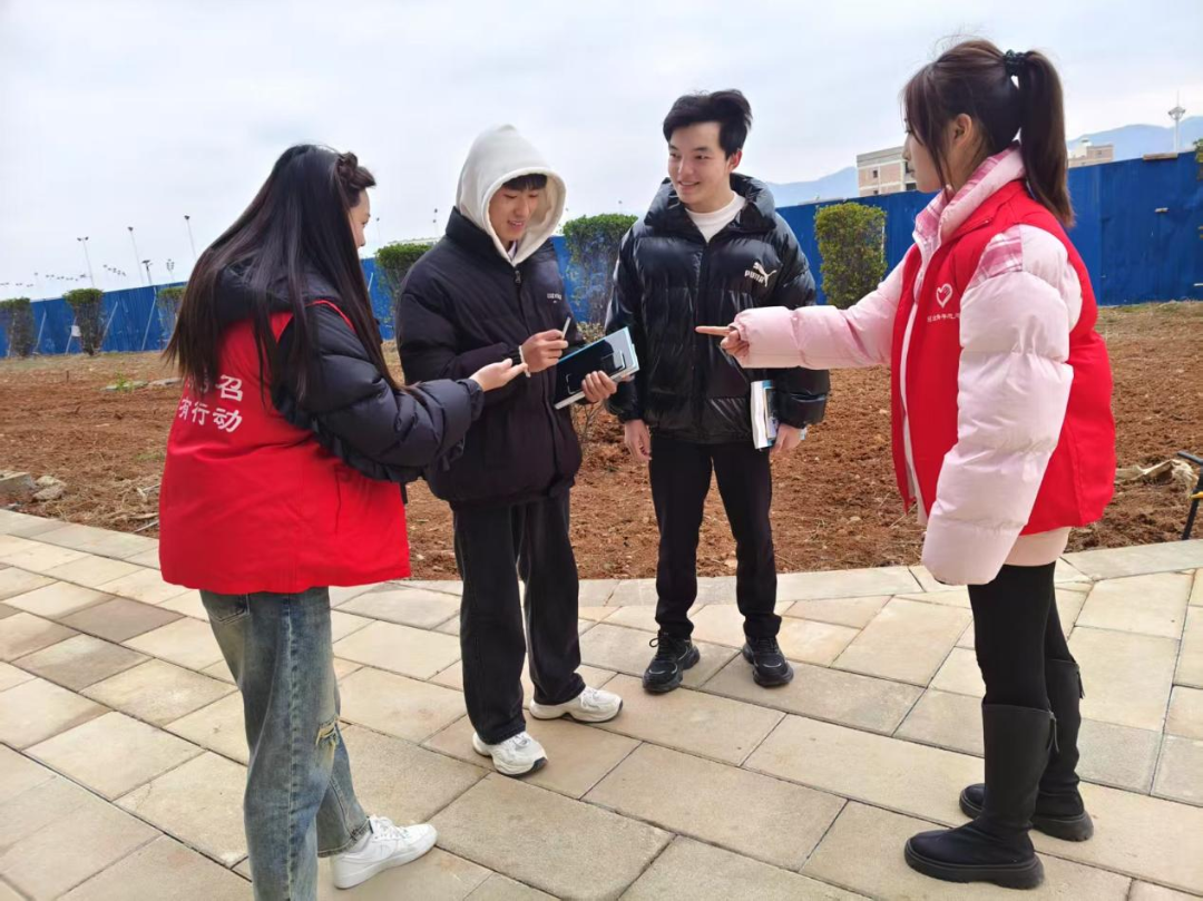 薪火相传雷锋志，春风化雨润校园 | 昭通职业学院雷锋月志愿服务活动进行中