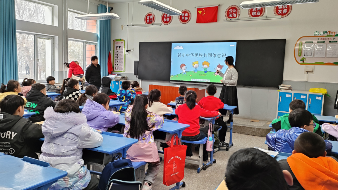 跟党走"群众教育实践活动,乌达区第十二中学,乌达区胜利街小学,乌达区