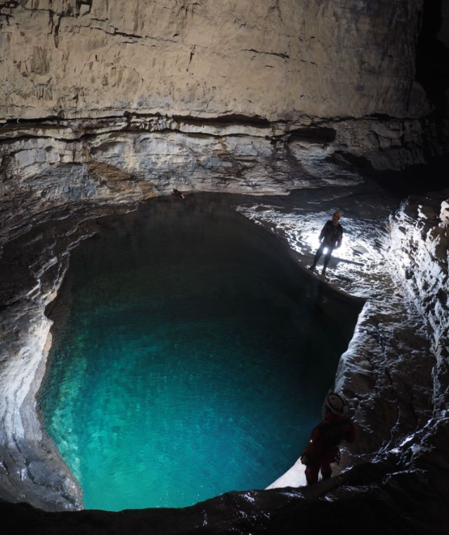 "贵州一景区门票9999元?"记者探访发现:系公司营销团队阐释不明