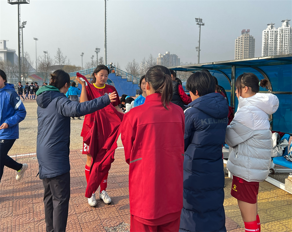 ‘九游会j9网站首页’纵横绿茵 激扬青春——衡水中学女子足球队在中国足球学校杯比赛中喜获佳绩(图6)