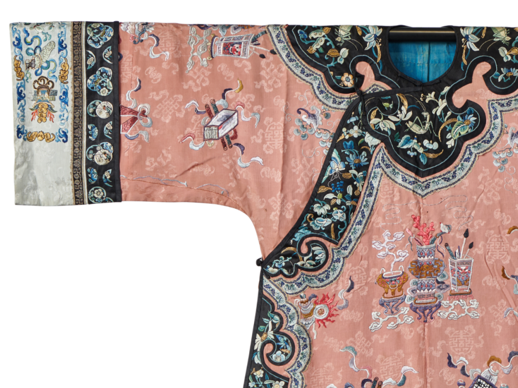 霞敛霓裳——"情歌王子"「张信哲」旧藏清代织绣服饰集锦
