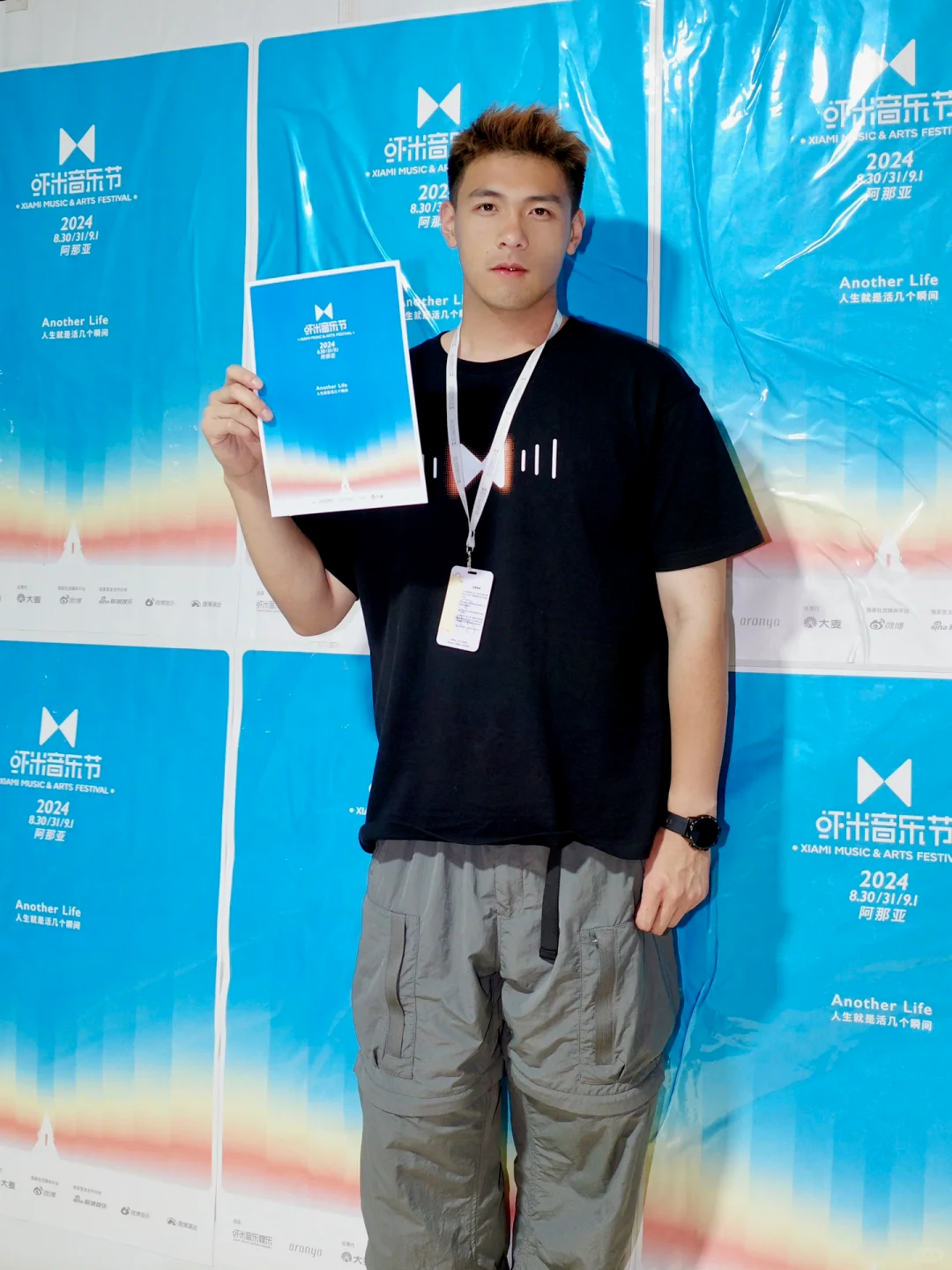 寸头兵哥哥火出圈！190CM的他脱衣炸场，胸毛太茂盛了！