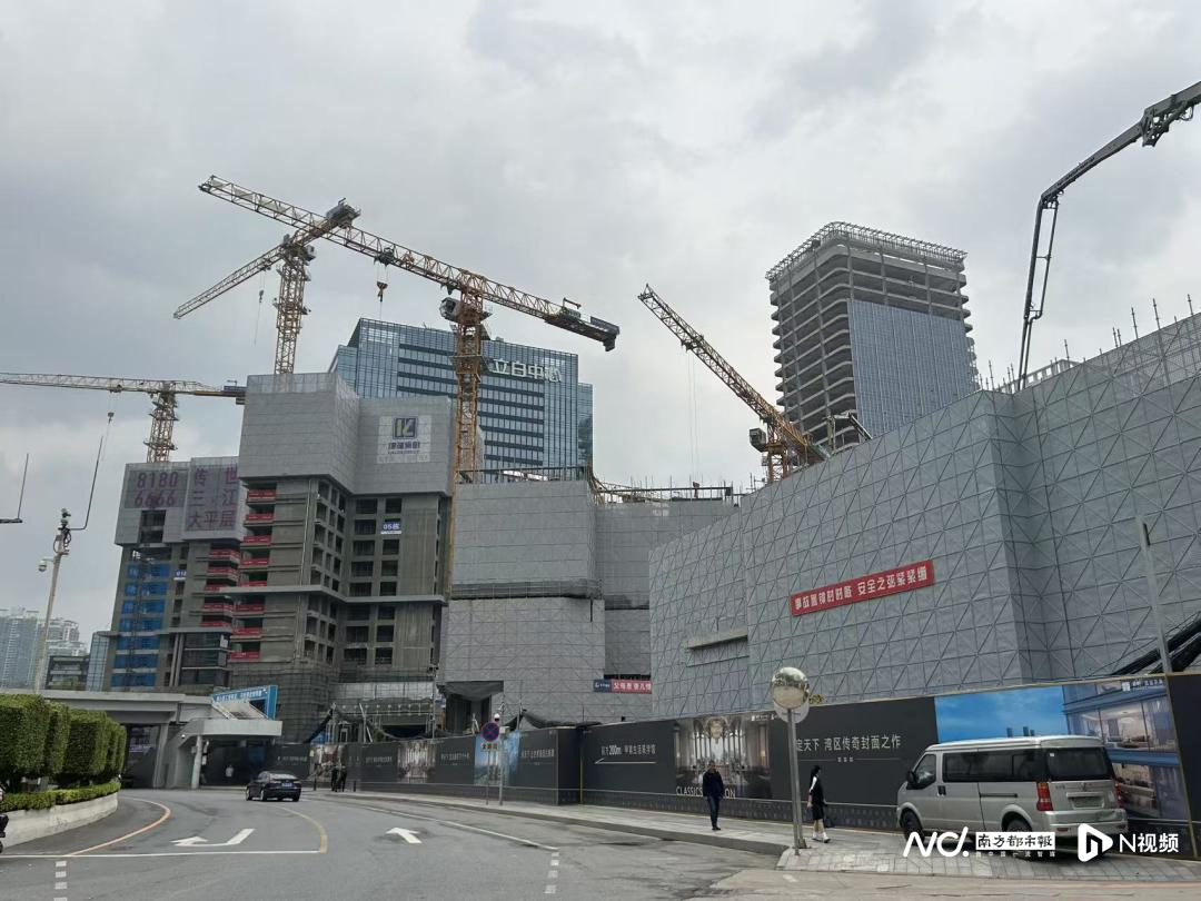 陆居路片区，新的建筑已拔地而起。