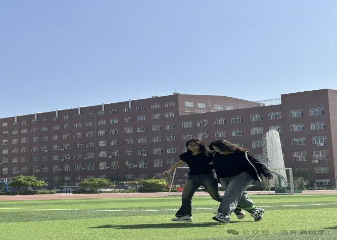 “趣”动逐风，“育”梦同行    教育学院趣味运动会圆满落幕！