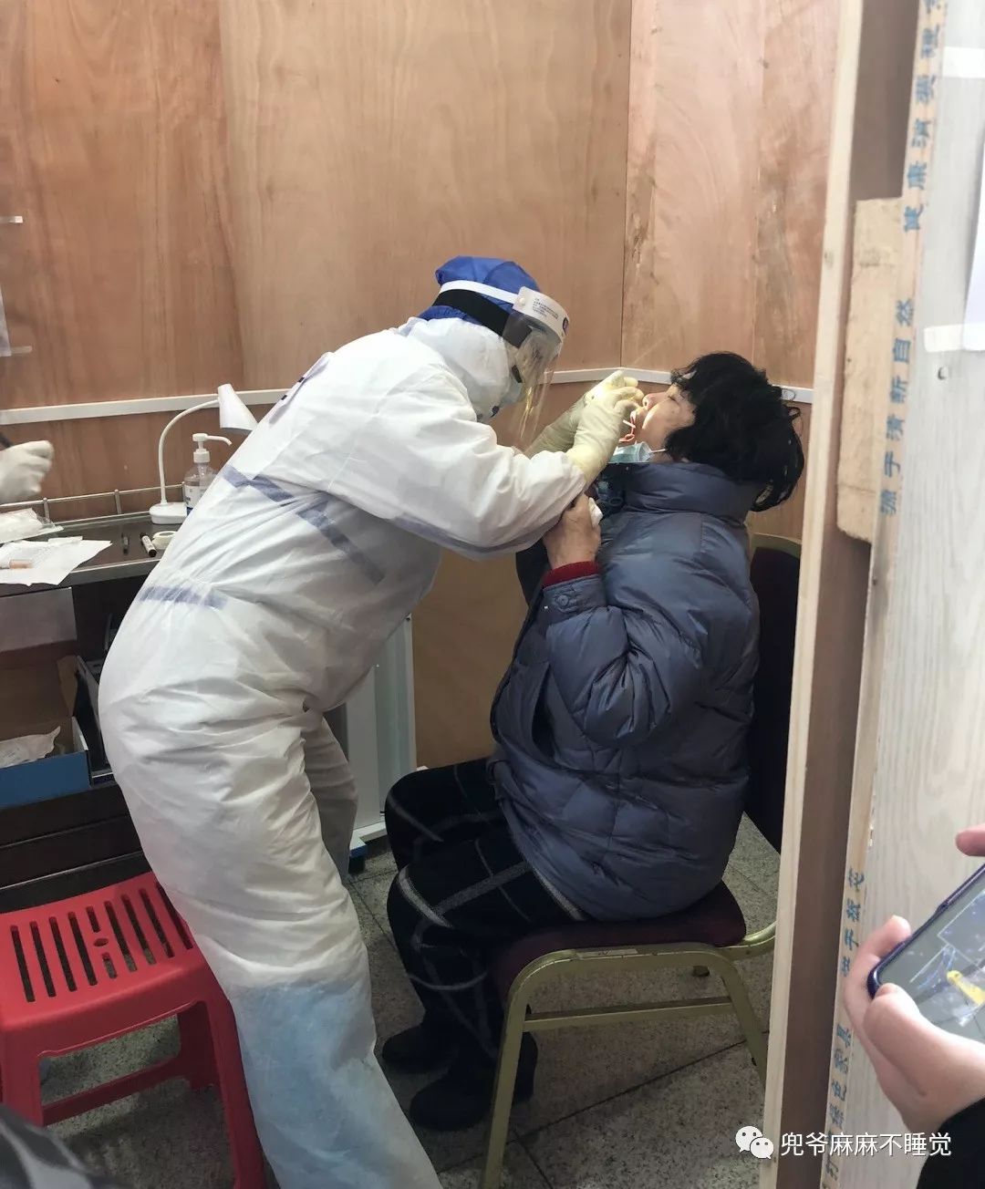 以为自己战胜了新冠肺炎，嘚瑟几天后，我被送入武汉方舱医院！（组图） - 49