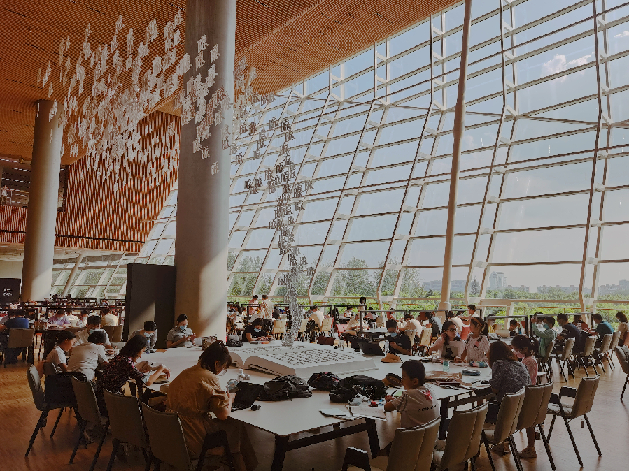 2024年上海公共图书馆服务宣传周 建设以人为中心的现代图书馆丨共筑