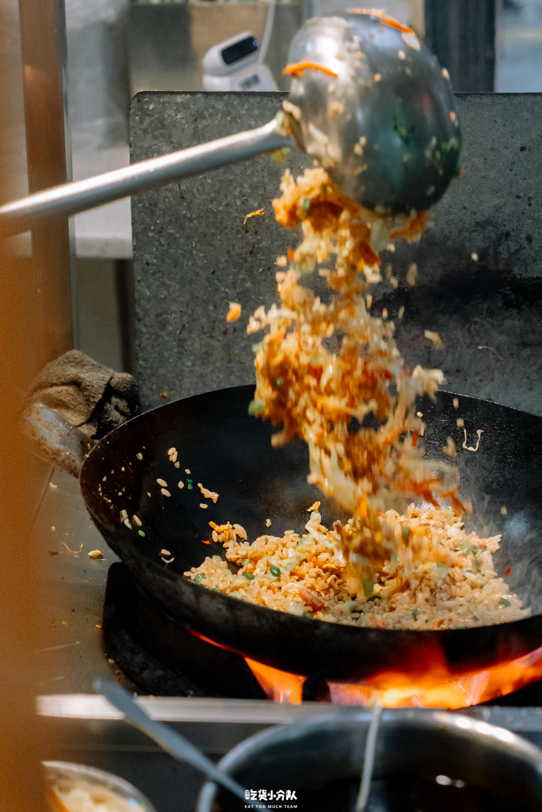 麻烦,腊肠瘦肉蛋炒油面,加辣