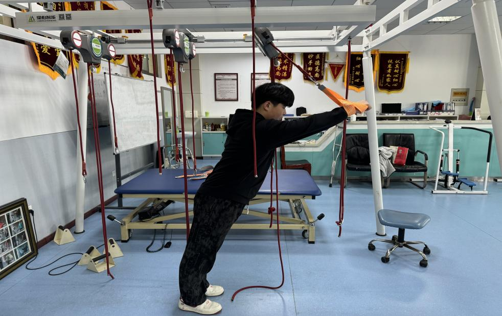 悬吊训练系统 怎么装康复科里“威亚”——悬吊训练_https://www.jmylbn.com_新闻资讯_第12张