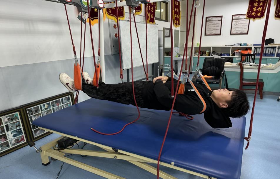 悬吊训练系统 怎么装康复科里“威亚”——悬吊训练_https://www.jmylbn.com_新闻资讯_第15张