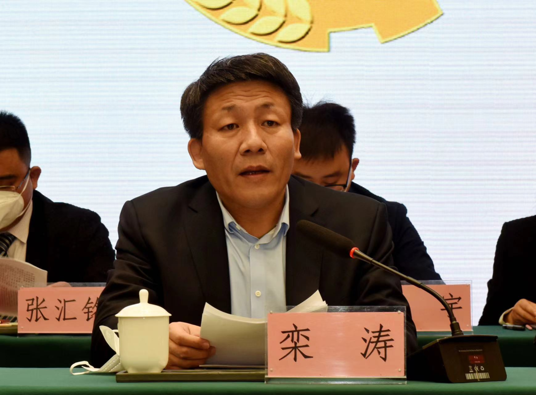 >团济宁市委副书记高聪向参会代表和曲阜市广大团员青年致以诚挚问候