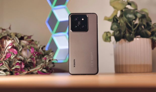 再见曲屏，“抄底”四款直屏骁龙8Gen3手机！