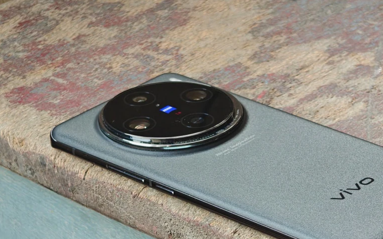 买手机就要“抠门”，这4款随便选错不了！