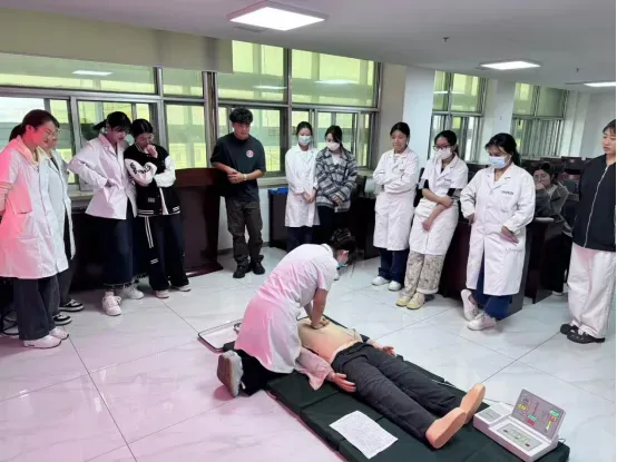 无影灯怎么消毒【二院简报】2024年第10期(总232期)_新闻资讯_第13张_活检穿刺产品网 无影灯怎么消毒【二院简报】2024年第10期(总232期)_https://www.jmylbn.com_新闻资讯_第13张