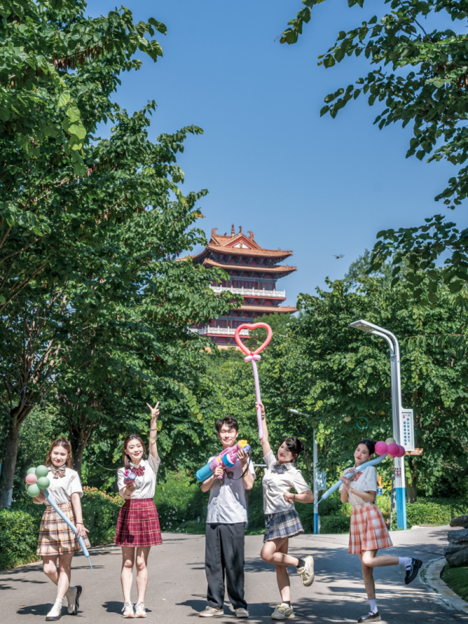 “毕业季 · 致青春”，你们要的免票来啦！这个暑期等你来撩~