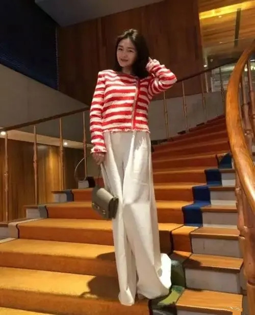 大S真是热搜榜女王!和具俊晔结婚引围观,穿婚纱比十几年前漂亮-微信头条网 大S真是热搜榜女王!和具俊晔结婚引围观,穿婚纱比十几年前漂亮