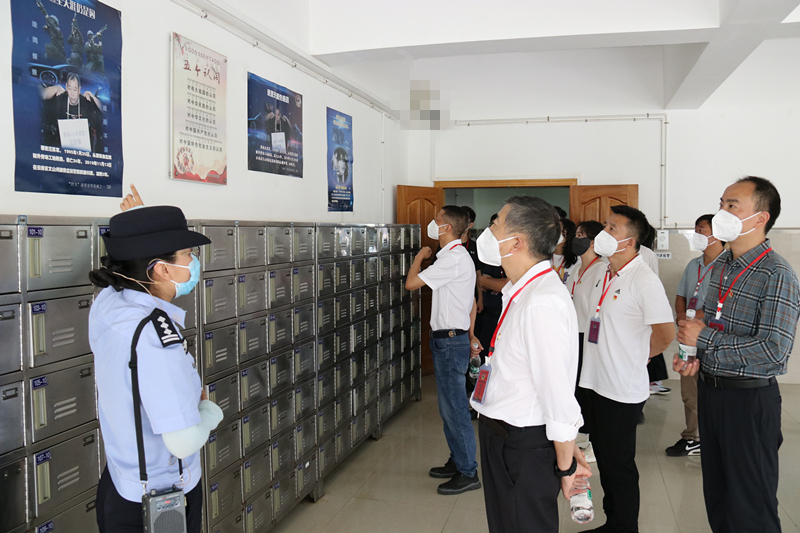 蒙自经开区红河综保区组织干部职工赴云南省小龙潭监狱第五分监狱开展