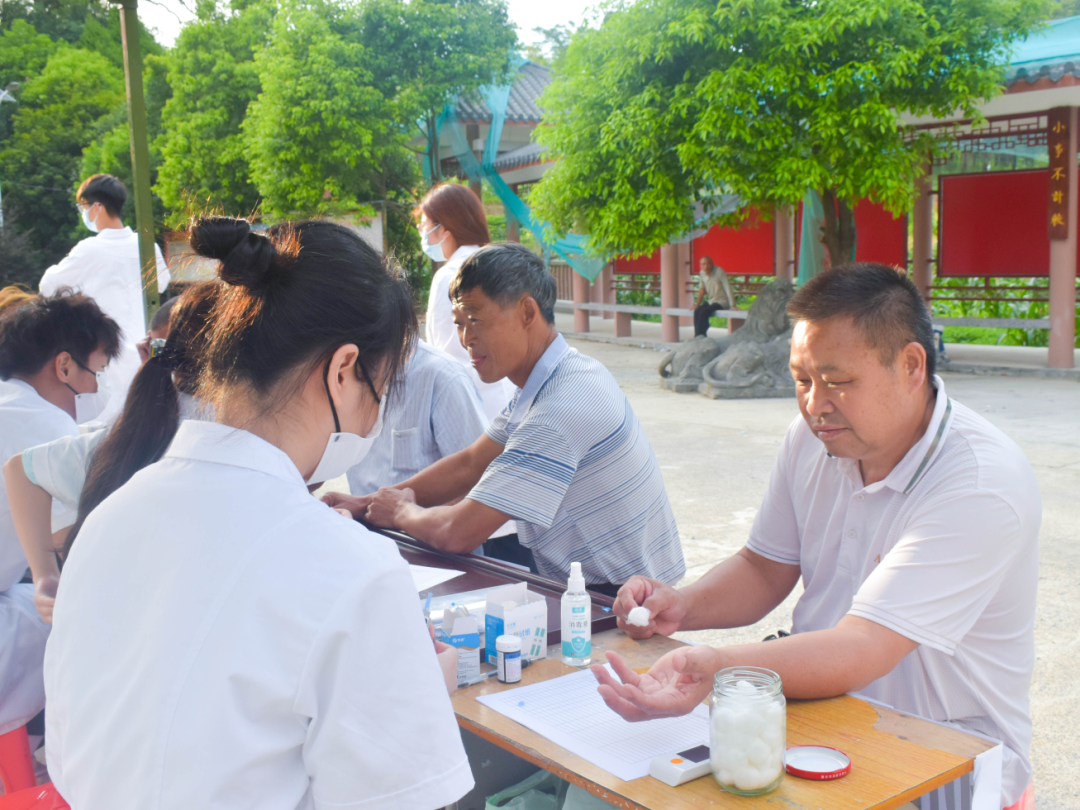三下乡纪实④ | 义诊进乡村，帮扶暖人心