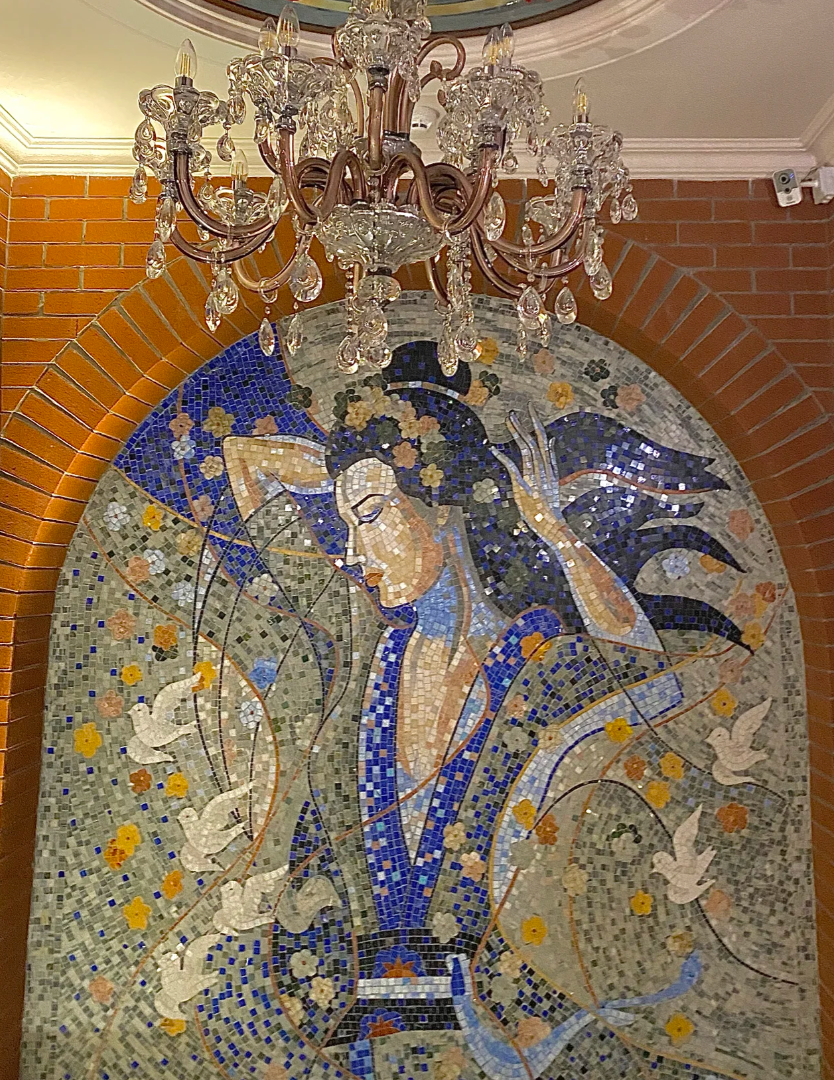 刚对华免签！却拒不出席亚运会？这个最欧洲的亚洲小国，到底藏着什么！