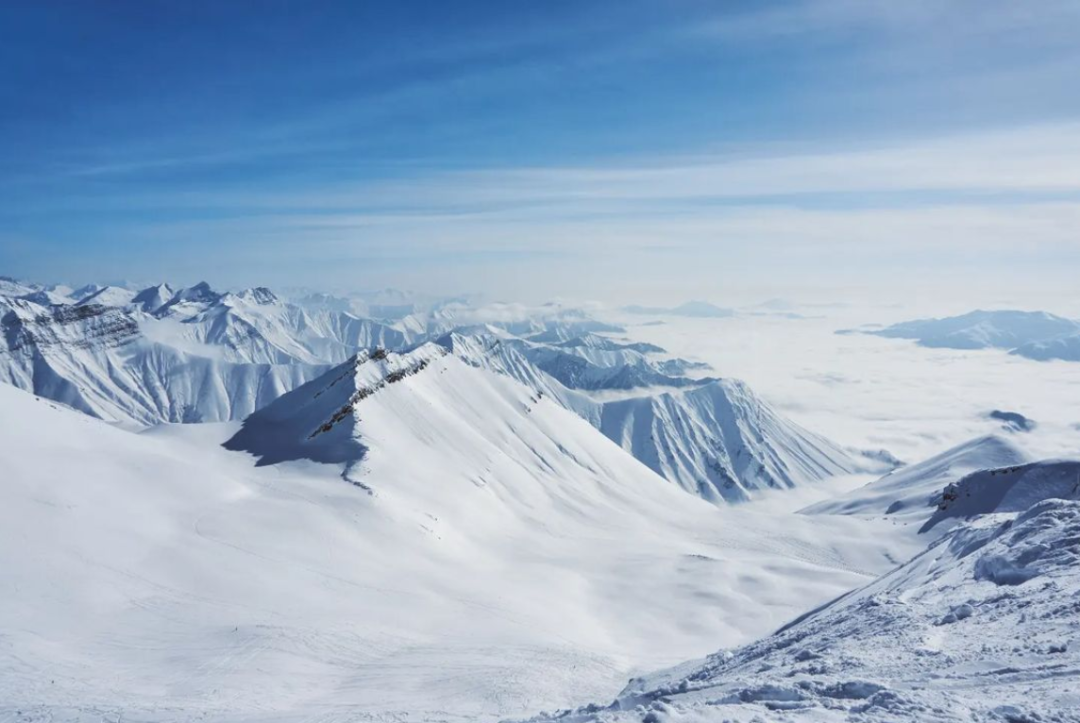 刚对华免签！却拒不出席亚运会？这个最欧洲的亚洲小国，到底藏着什么！