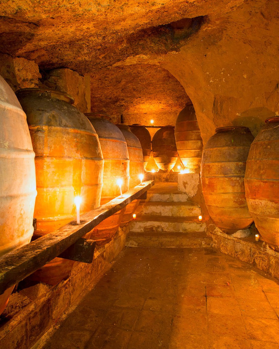 刚对华免签！却拒不出席亚运会？这个最欧洲的亚洲小国，到底藏着什么！