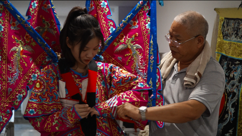 六腔是什么暑期社会实践 ｜ “六腔古音新唱，八婺内蕴外张”——浙外赴义乌拍摄婺剧纪录片助力中华文化国际传播小分队_https://www.jmylbn.com_新闻资讯_第7张