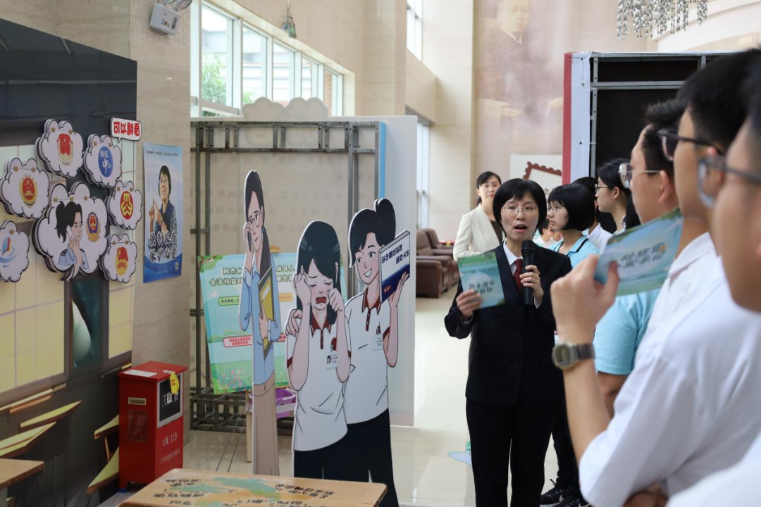 检察官介绍互动展