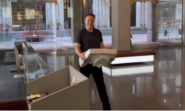 马斯克赌赢了，电动车惨了