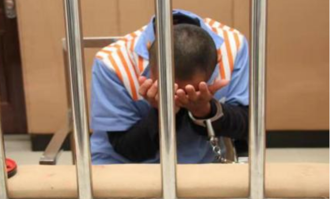 15岁女孩为救一男孩牺牲，20年后，男孩被判死刑，行刑前，他的要求让人感慨万分