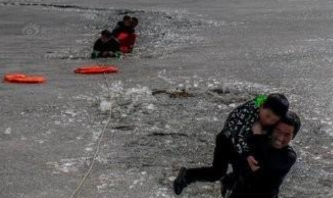 15岁女孩为救一男孩牺牲，20年后，男孩被判死刑，行刑前，他的要求让人感慨万分