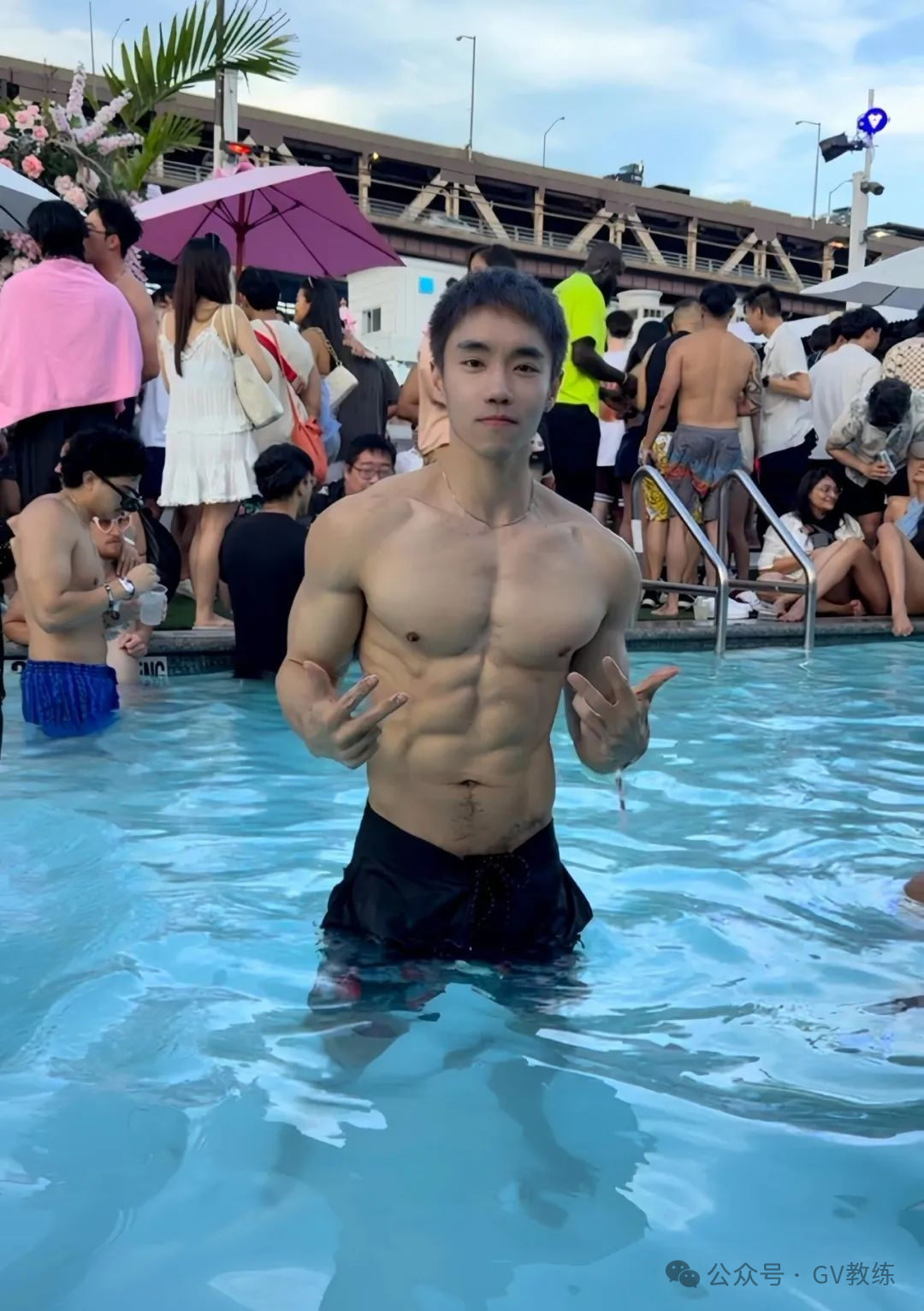 精品海归薄肌体育生，让外国人疯狂迷恋！