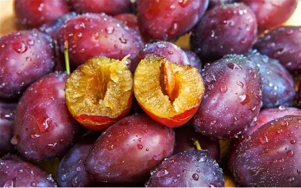 夏日瘦身无忧:这十种低糖水果,减肥也能尽情享受