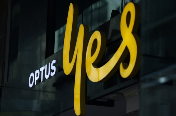 离谱| Optus致命断网再爆黑料：淡化危机还发错邮件！谎称“仅10通电话受影响”-yeeyi