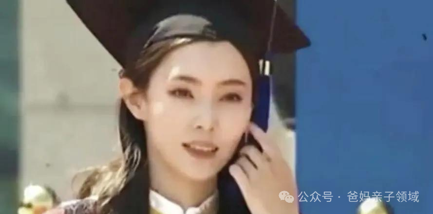 李艺飞事件升级：牵手曹良志恋情被揭无马赛克照及5秒视频曝光，该反思了！