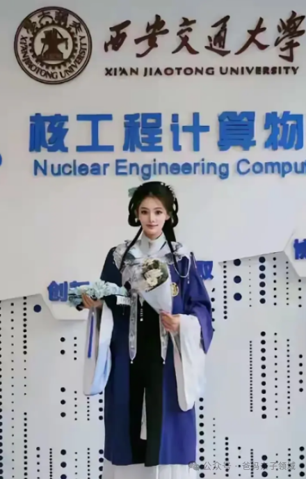 李艺飞事件升级：牵手曹良志恋情被揭无马赛克照及5秒视频曝光，该反思了！