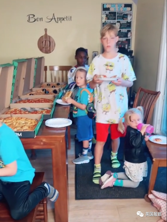 美国12孩妈妈爆火！每天5点做饭，每周日用品花费超一万，恐怖家务量惊呆网友（组图） - 35