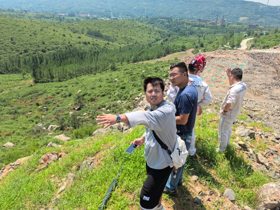 衡阳在三门峡腾跃同力一号工程矿山项目进行调研.png