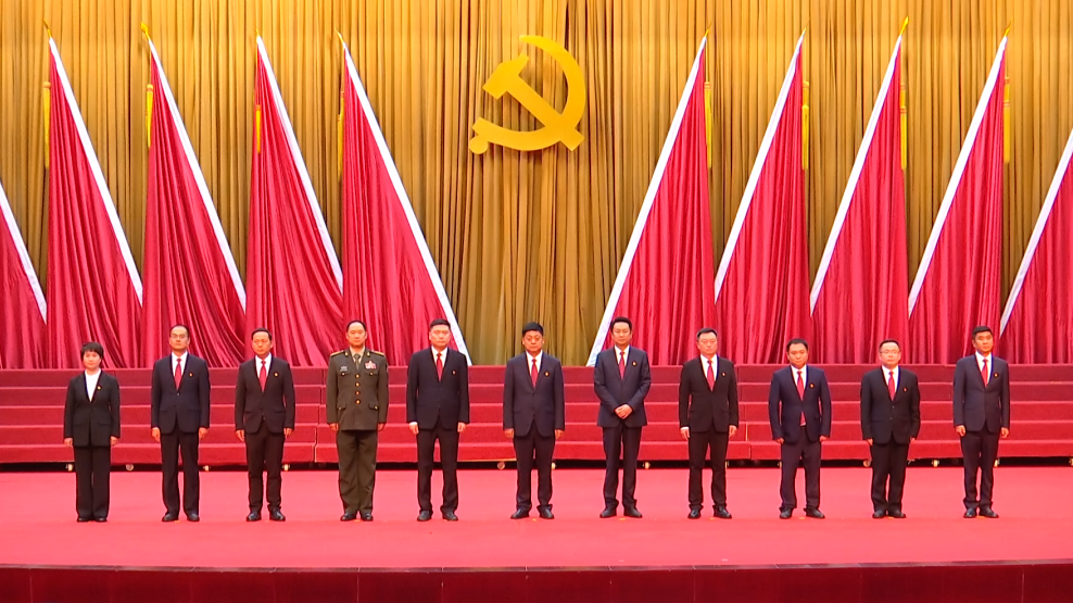 县委书记刘涵携新一届常委班子与代表见面