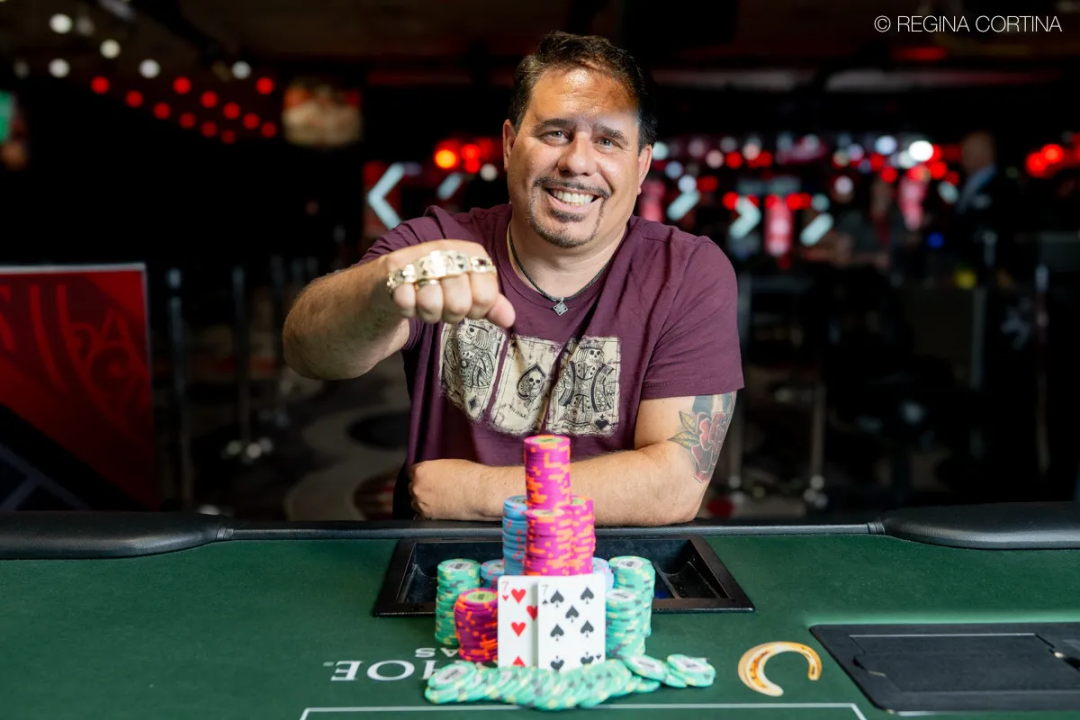 【EV扑克】2024WSOP | 丁彪深码晋级主赛事Day 5，罗曦湘、李银桂晋级1万刀混合游戏Day 2