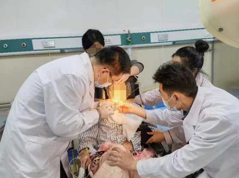 副主任医师副主任技师_主任医师和副主任医师哪个技术好_副主任医师和医师技术差别大吗